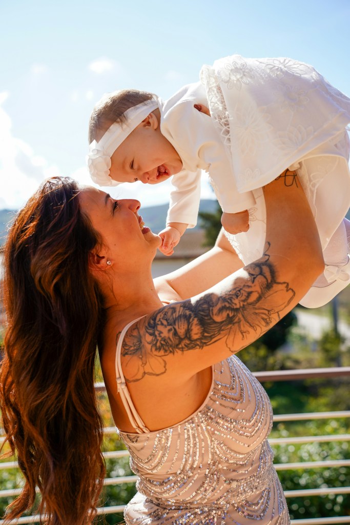 Mamma och bebis på lekträff