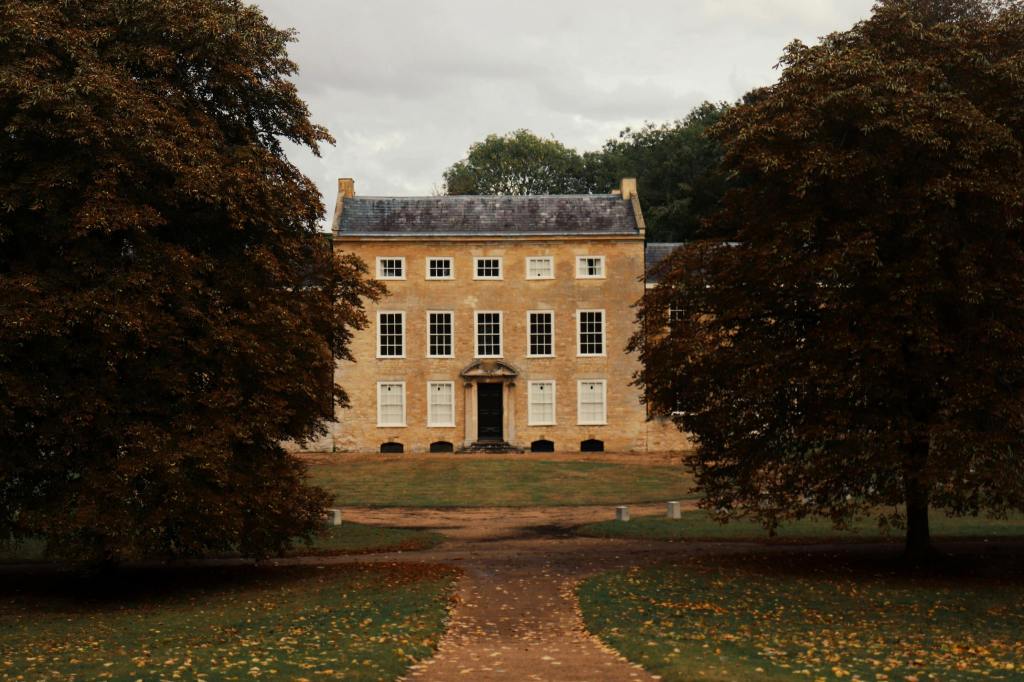 Milton Keynes stroller walks