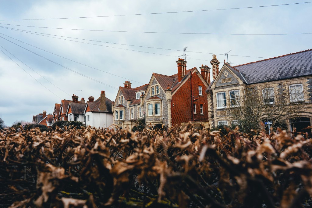 Mum friends exploring Reading